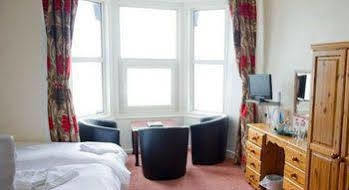 Hotel Queensbridge 3*
