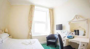 Hotel Queensbridge 3*